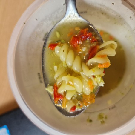 Dārzeņu ātrā zupa ar nūdelēm, trauciņā BIO 50 g