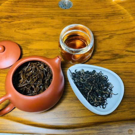 Вьетнамский чёрный чай c древних деревьев 150 г Van Phong Tea